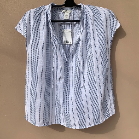 H&M Tops - H&M Women's White Knit Top Blue Stitching Medium